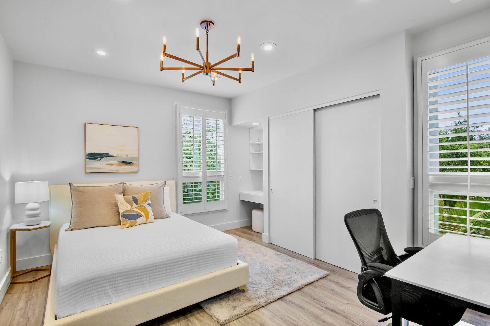 Fourth Bedroom, Queen