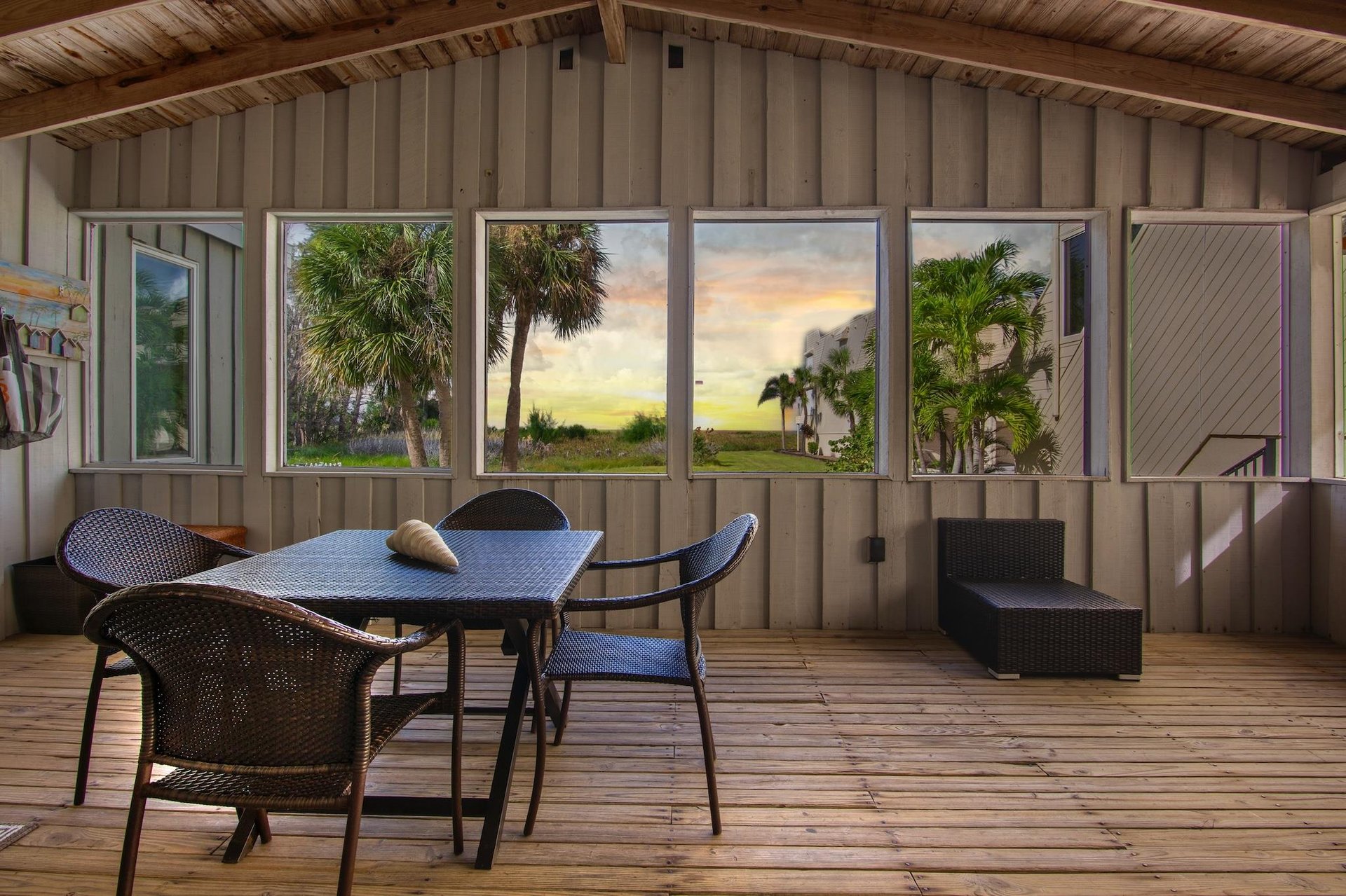 Lanai Lookout to Ocean