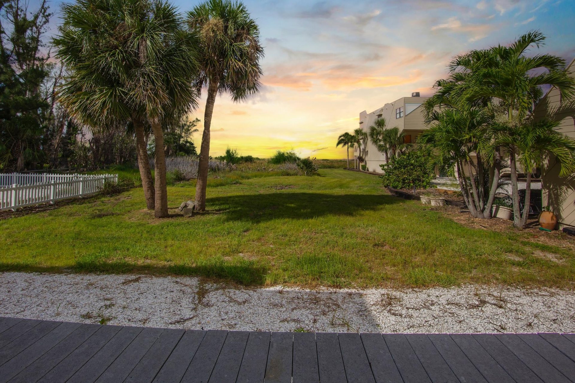 Coastal Cottage by Tropical Sands Accommodations