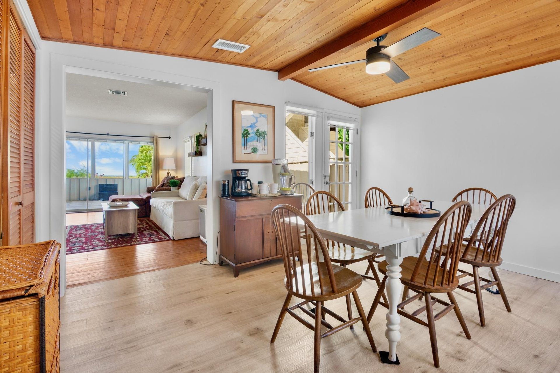 Dining flow to Living Area