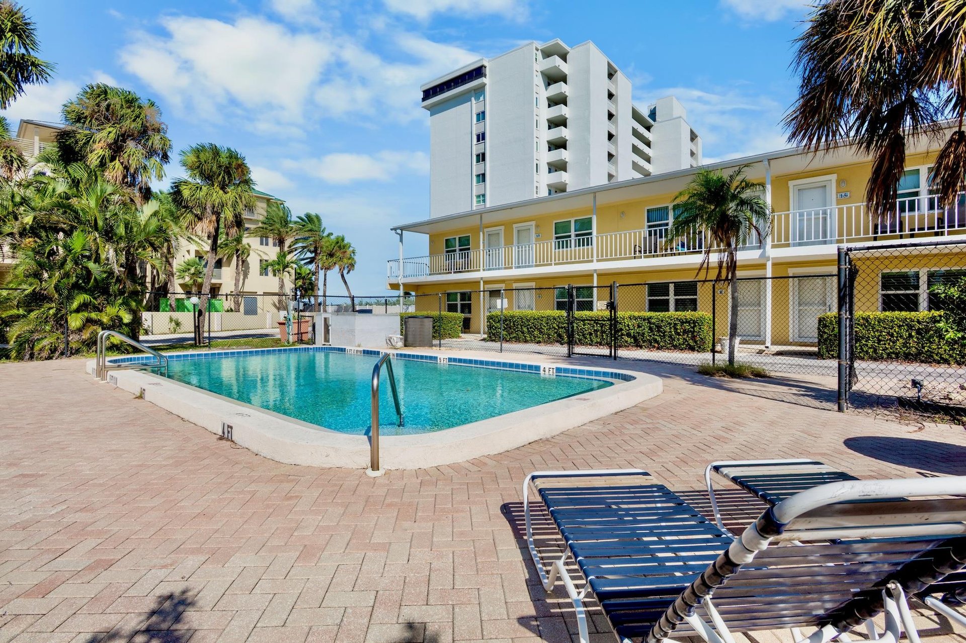 Shared Pool and Loungers