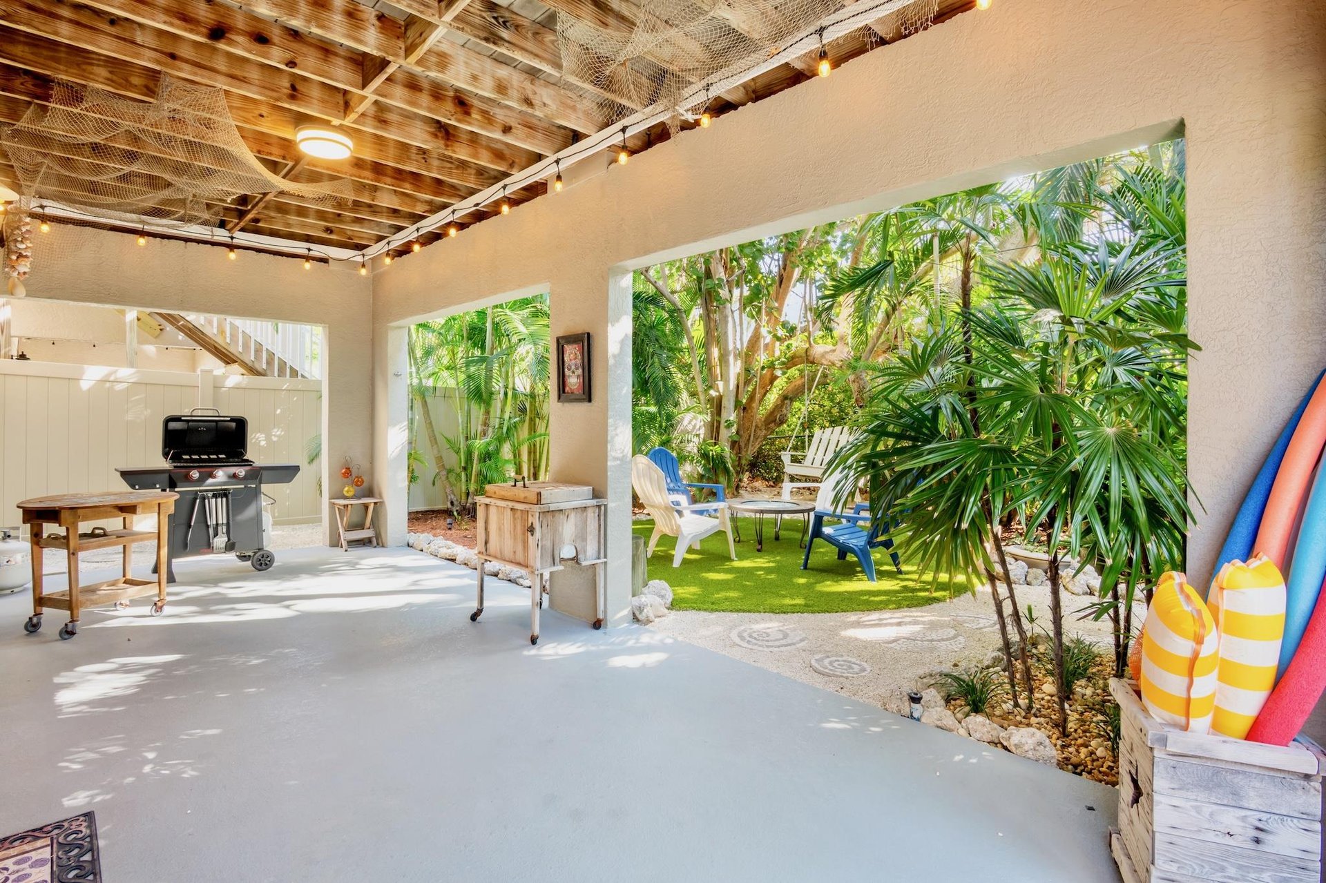 Covered patio with BBQ grill