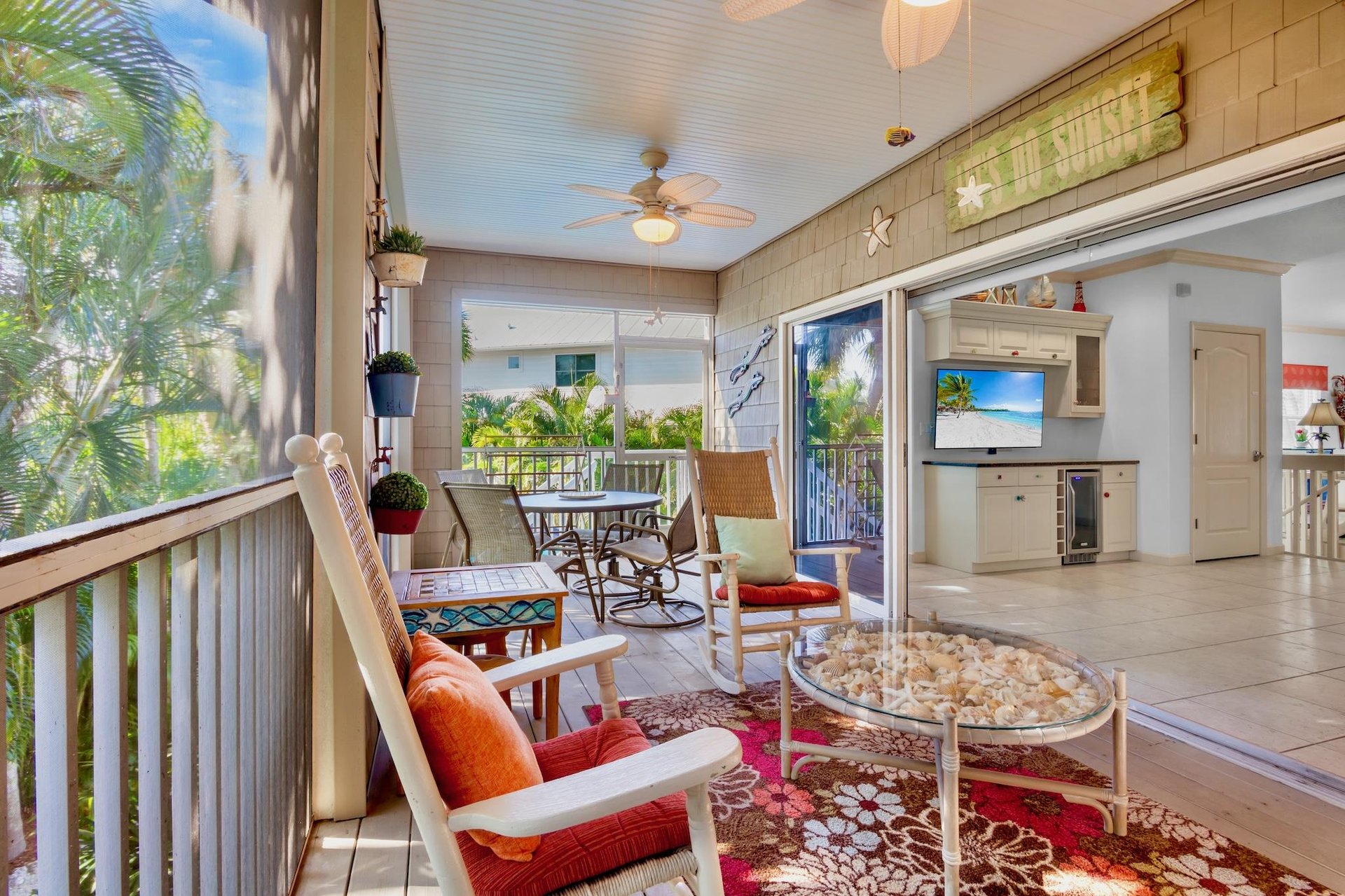 Openconcept living space, flow from indoor to outdoor space