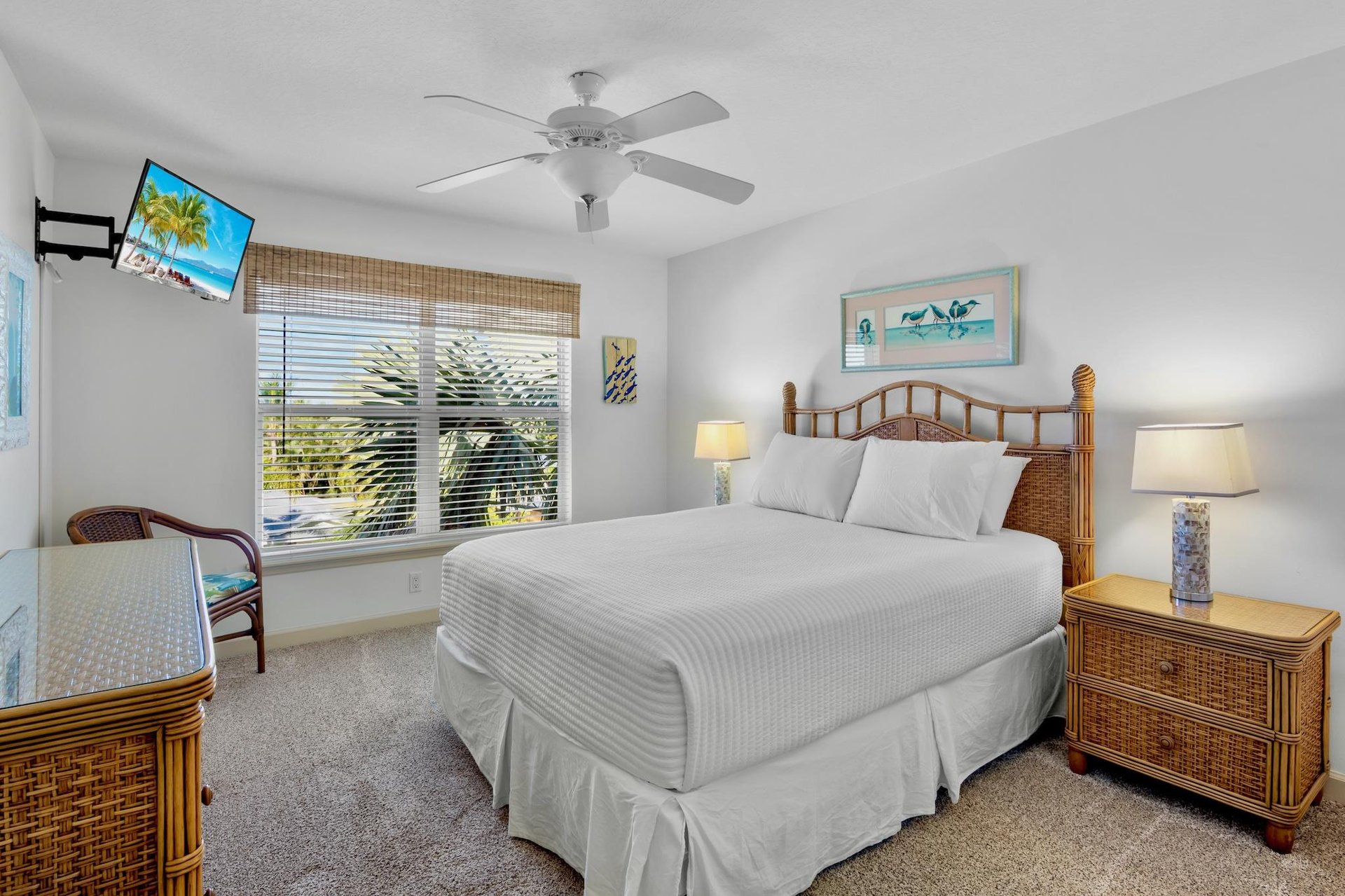 Second Bedroom, Queen bed