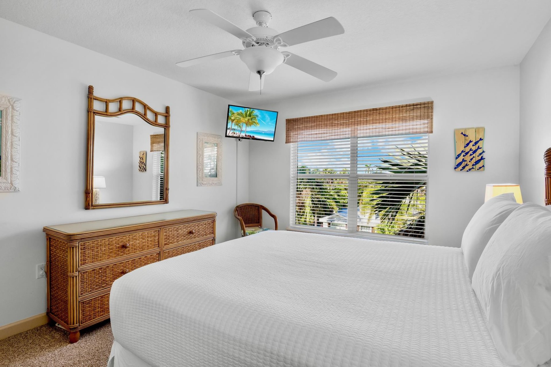 Second Bedroom, Queen bed