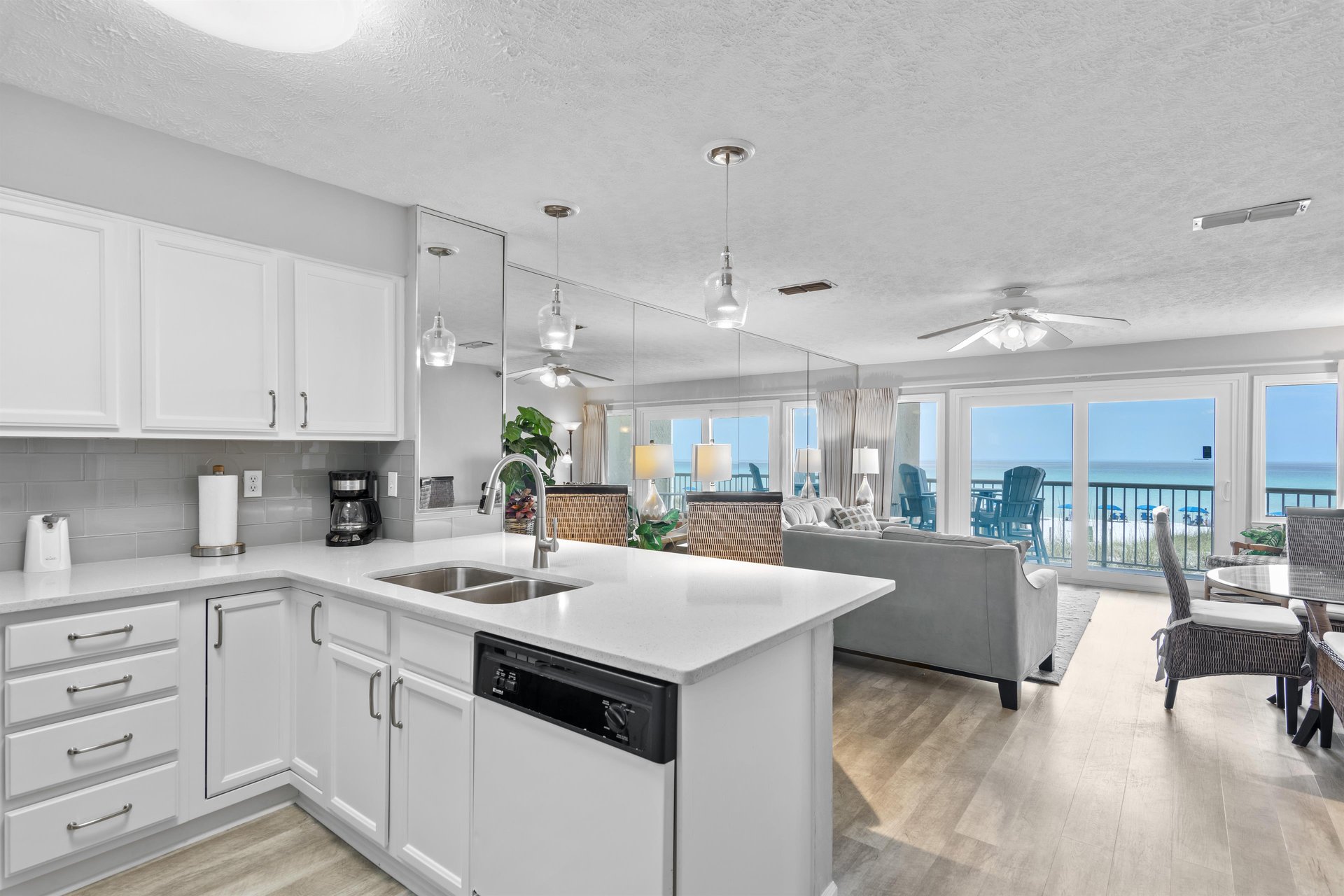 Destin Seafarer 107 7