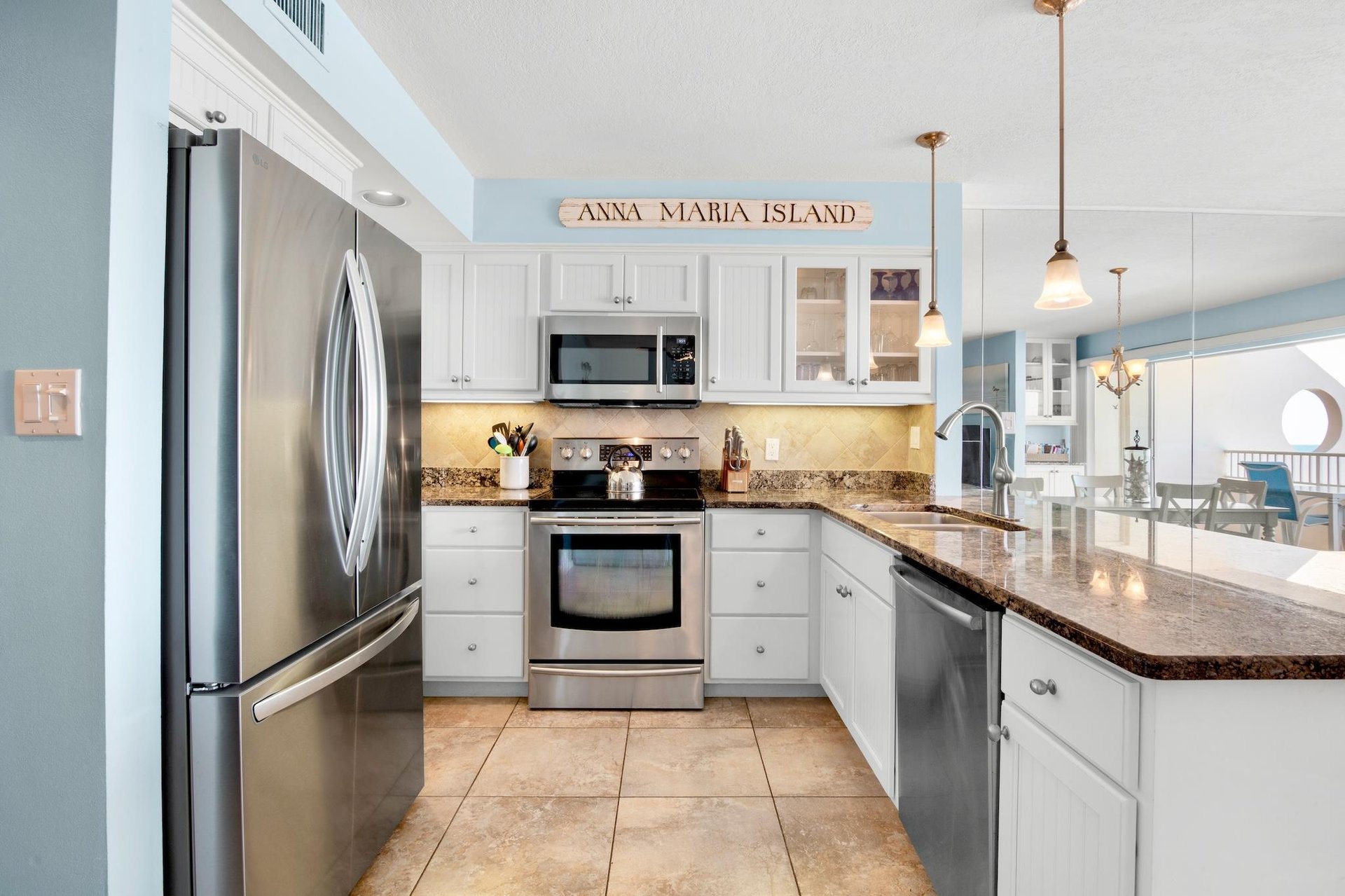 Fully equipped kitchen