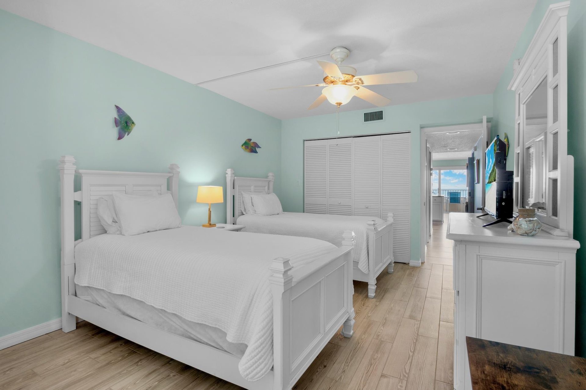 Second Bedroom, Two twin beds