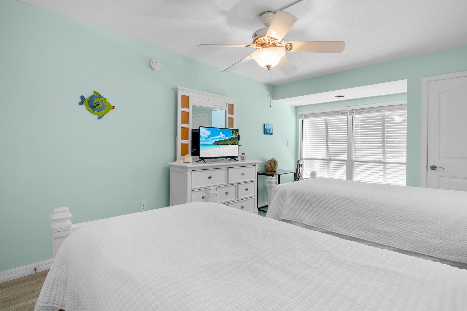 Second Bedroom, Two twin beds