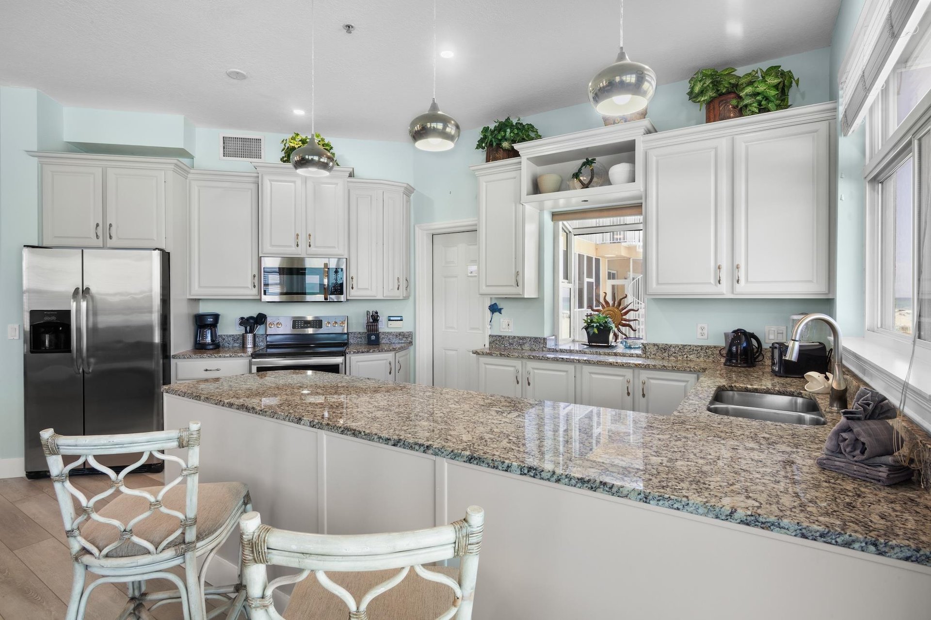 Fully equipped kitchen