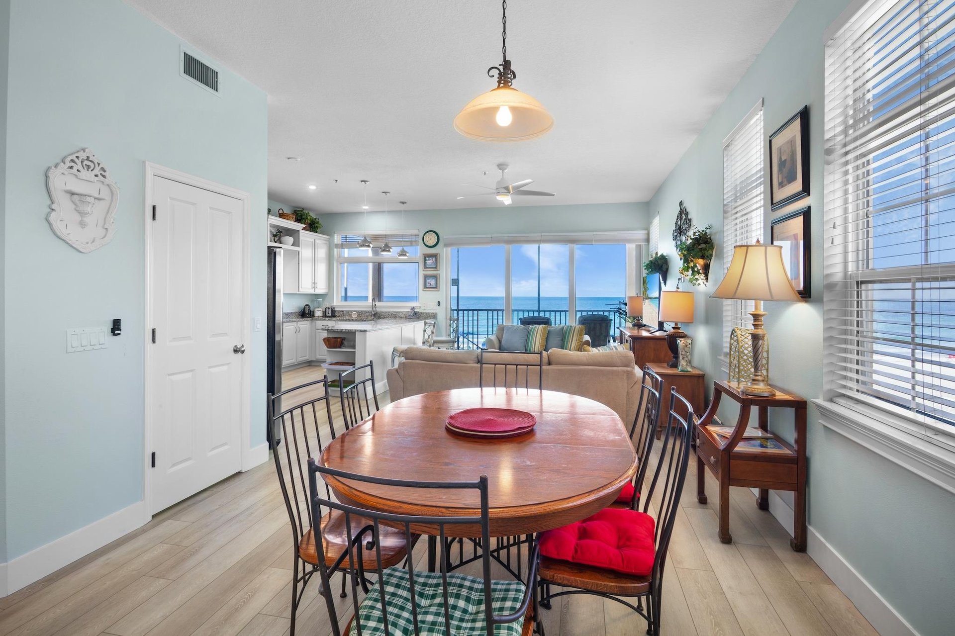 Elegant table seating six