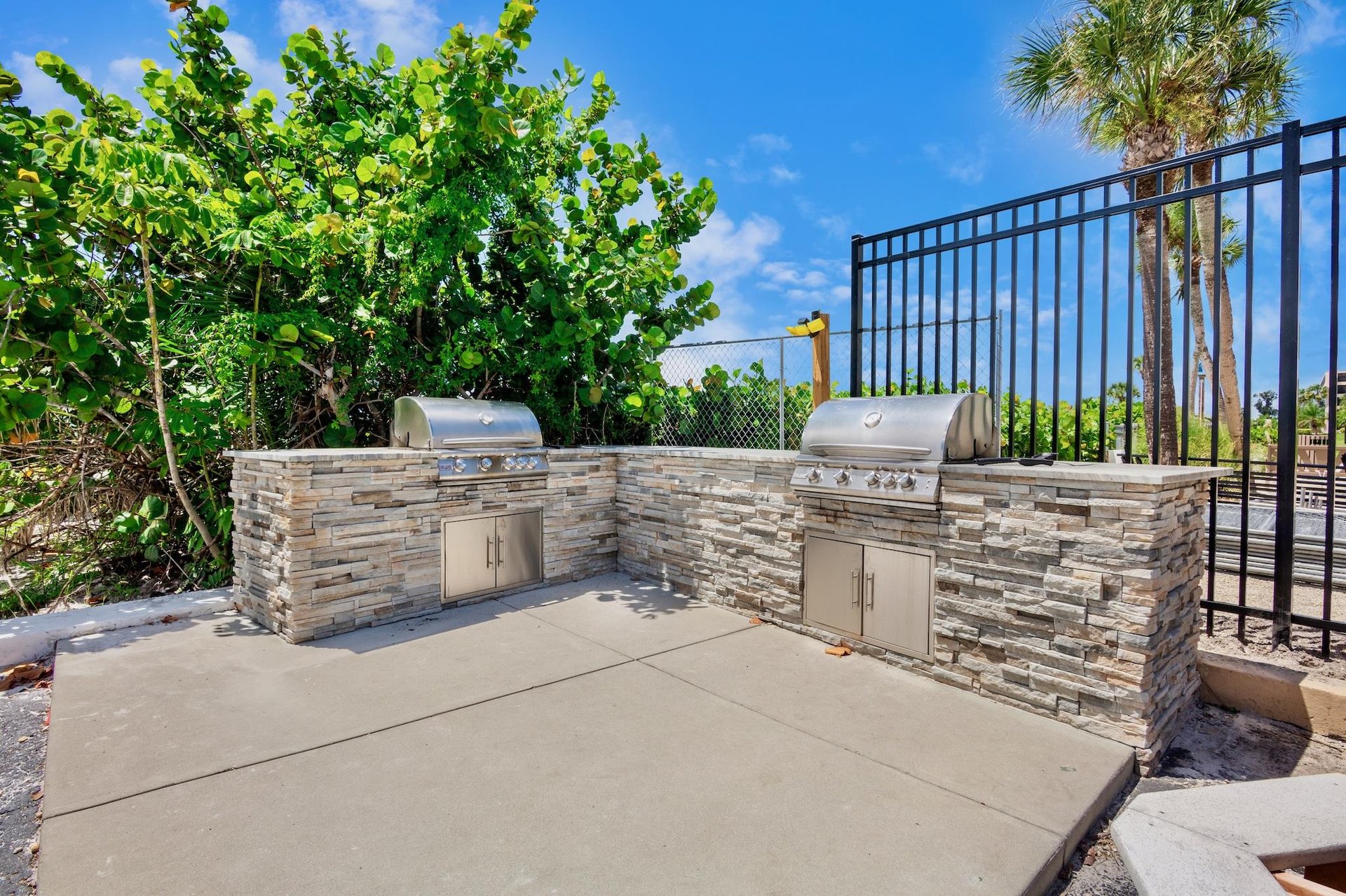 Jamaica Royale  Tropical Sands Accommodations