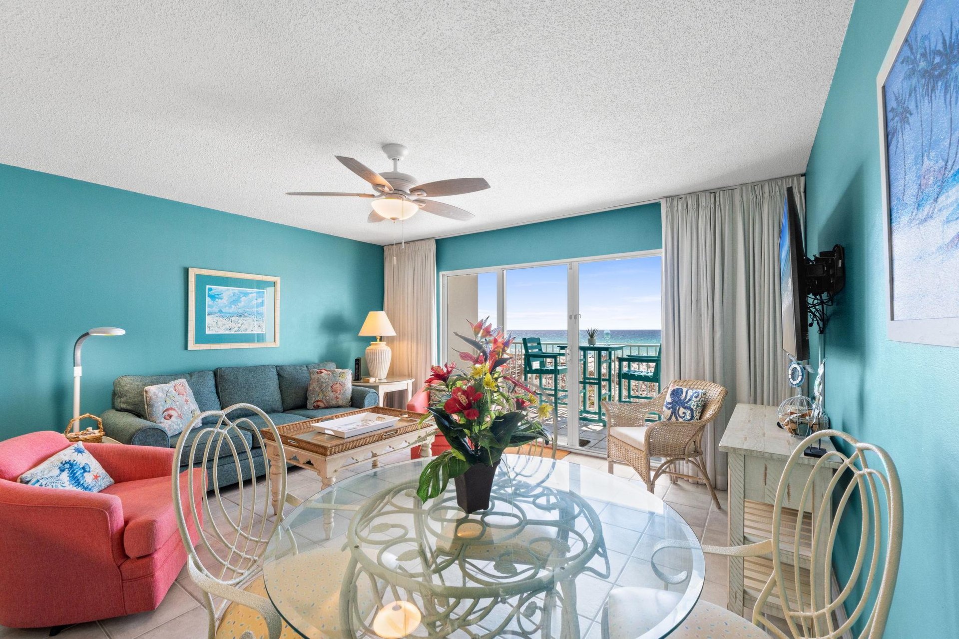 Dining table that seats 4