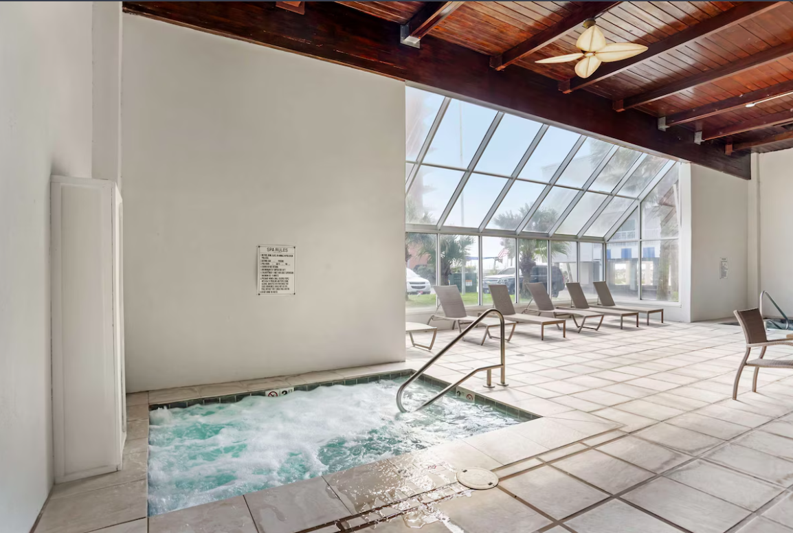 Hot tub at Best Western on the Beach in Gulf Shores, Alabama