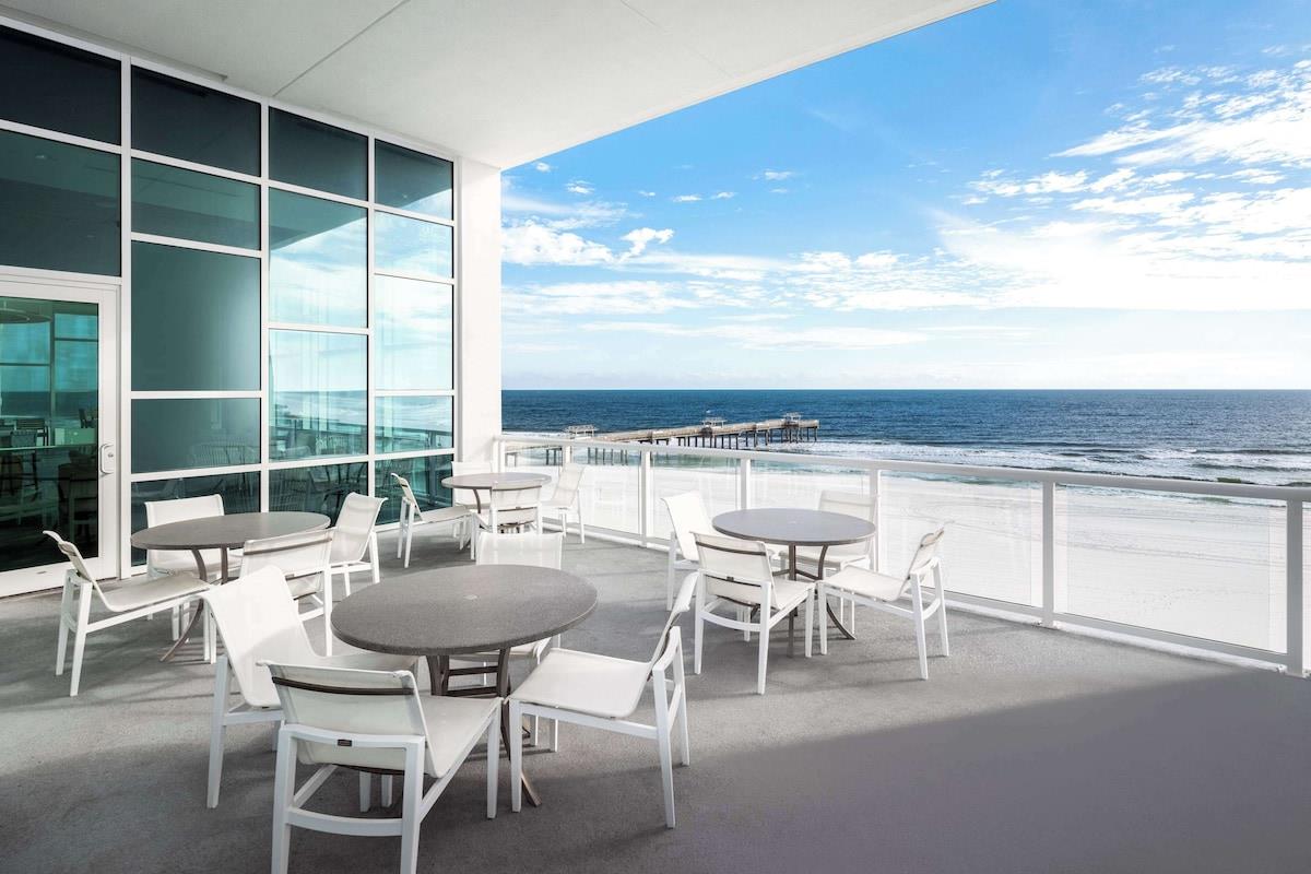 Patio at Best Western Premier The Tides in Orange Beach, Alabama