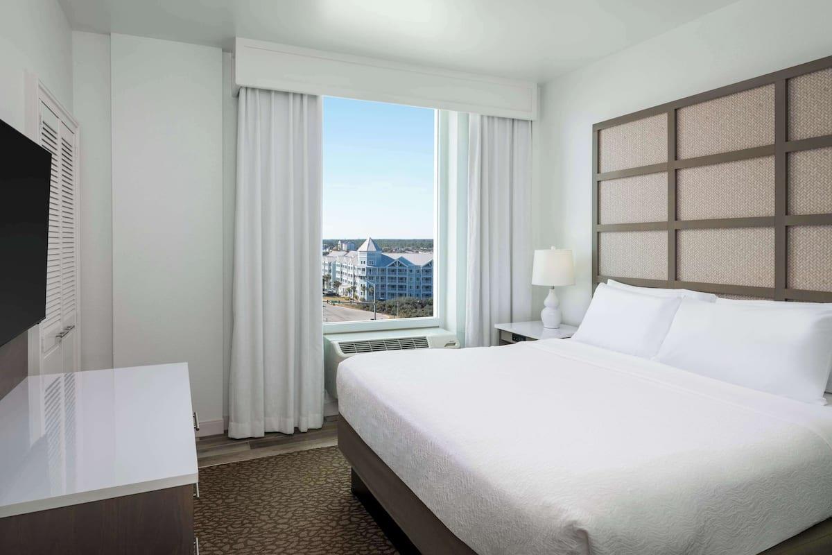Room at Best Western Premier The Tides in Orange Beach, Alabama