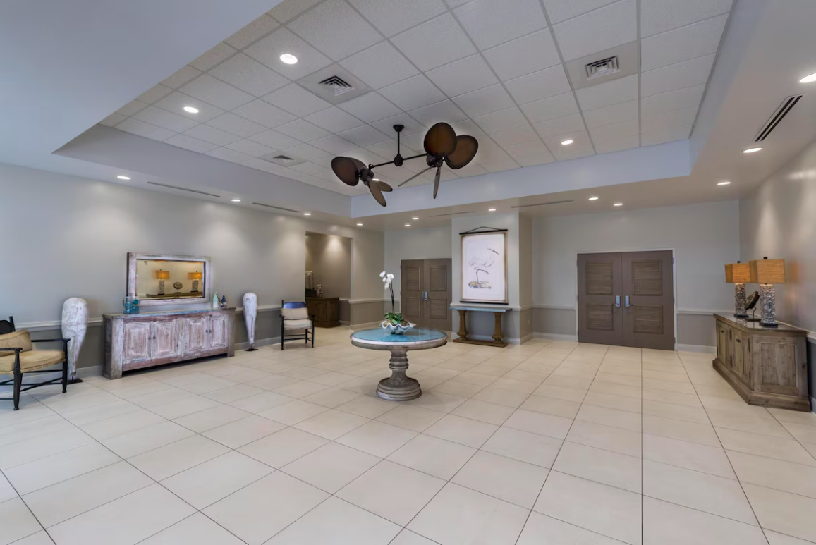 Lobby at Island House Hotel Orange Beach