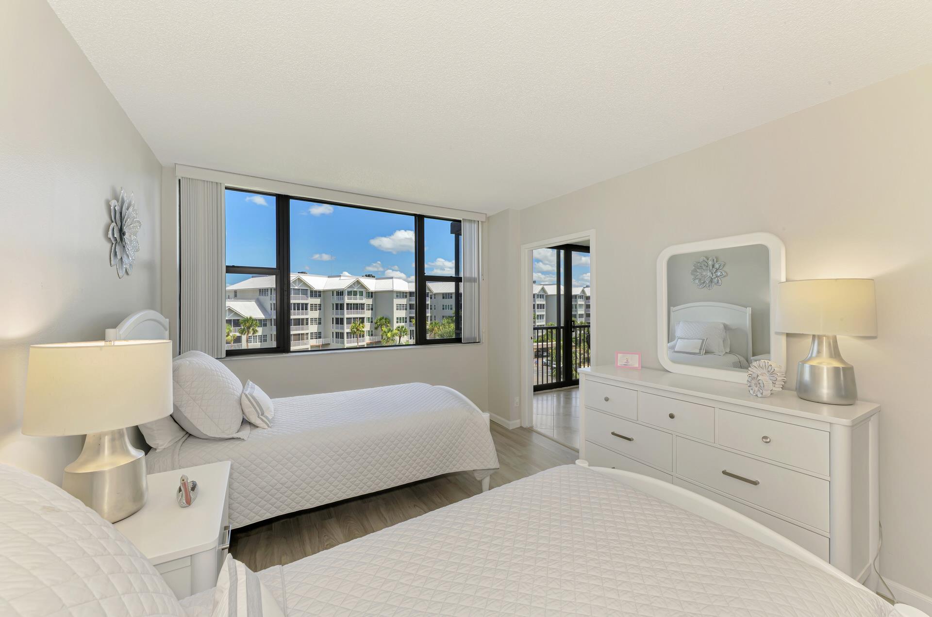 Guest Bedroom, Two Twin Beds
