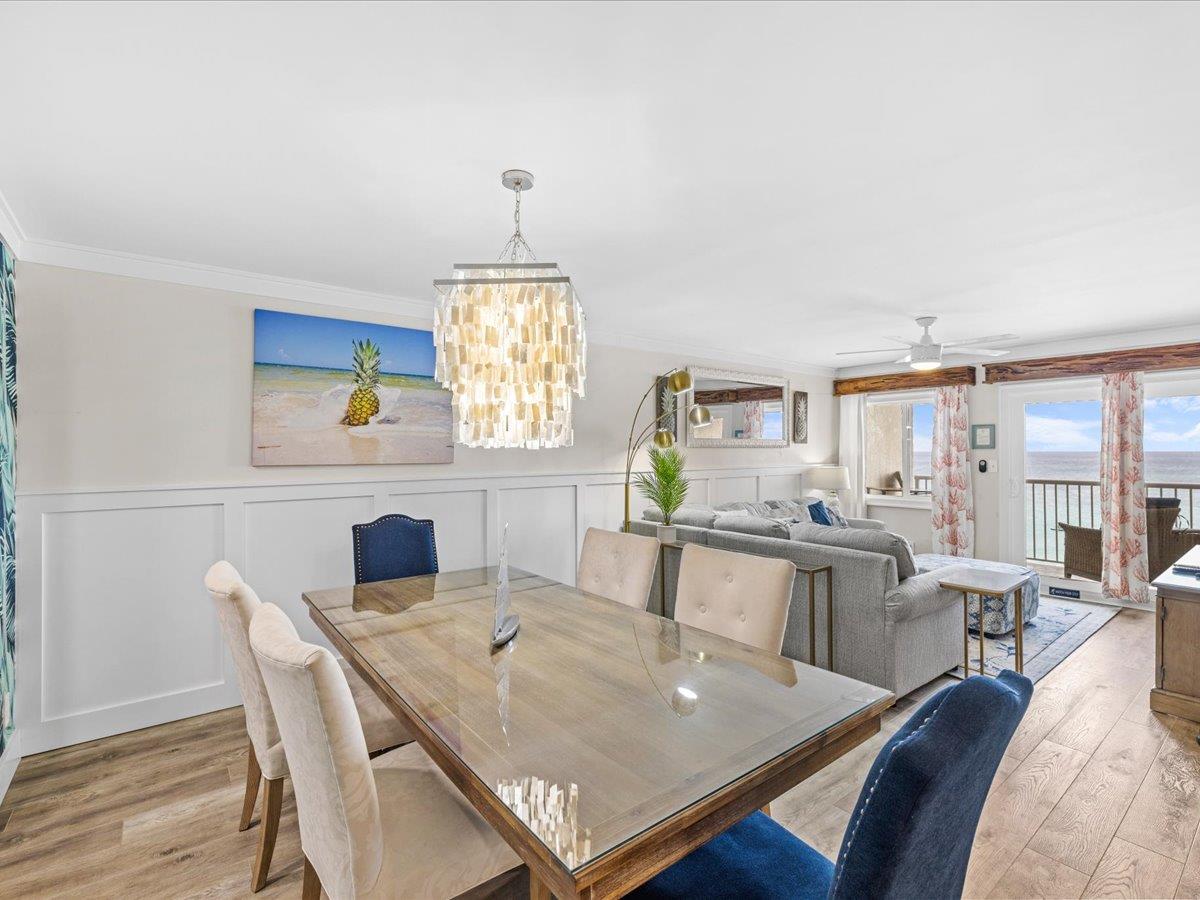 Holiday Surf and Racquet Unit 724 13