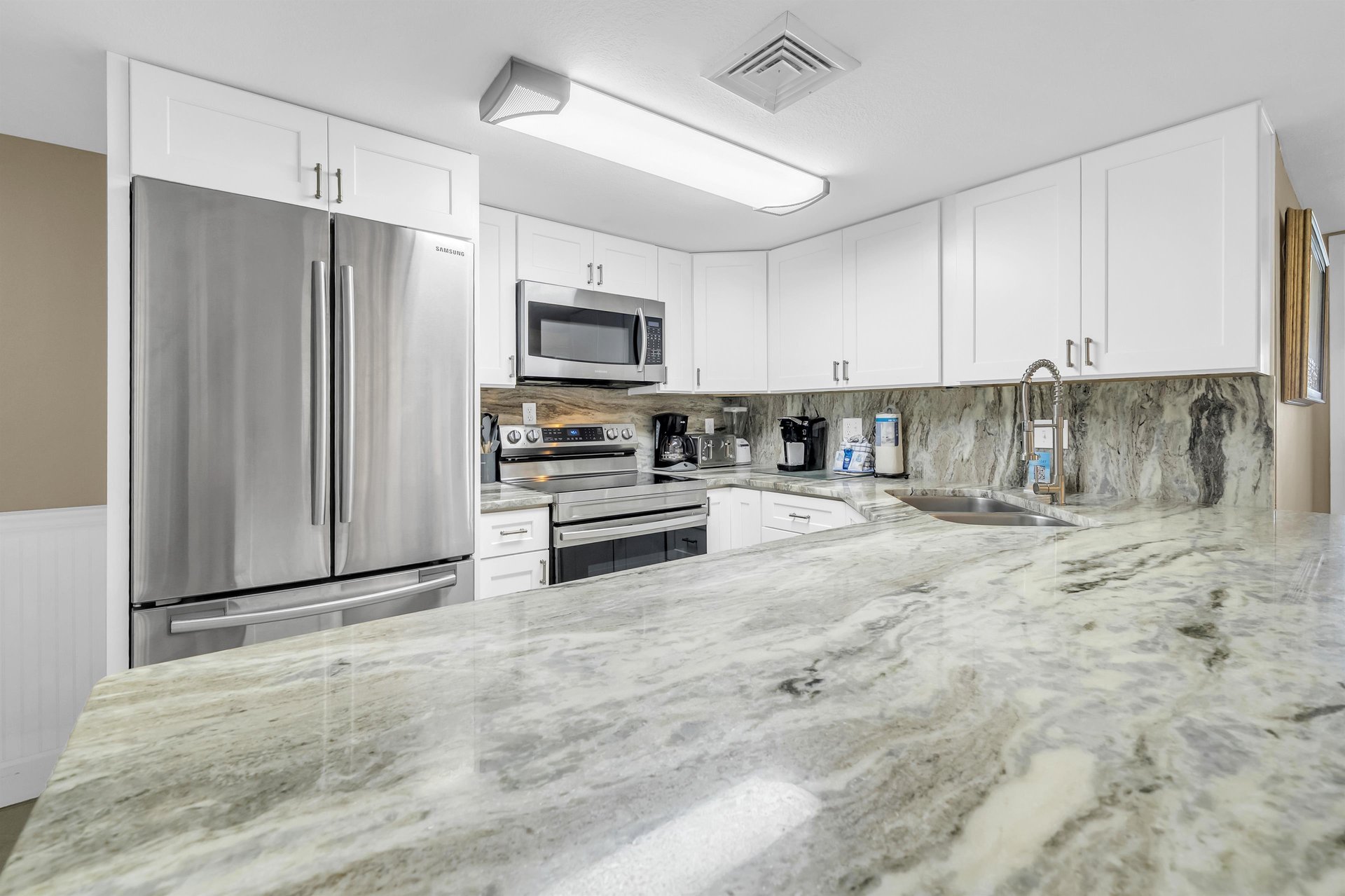 Full Size Kitchen