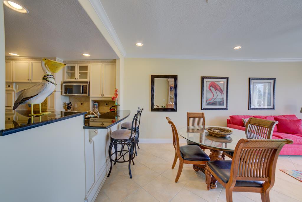 Palm Beach Club 122 17