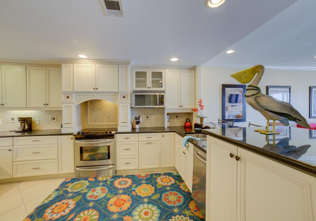 Palm Beach Club 122 22