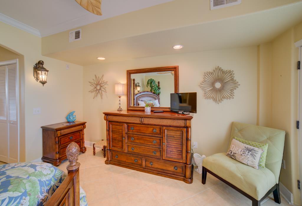 Palm Beach Club 122 26