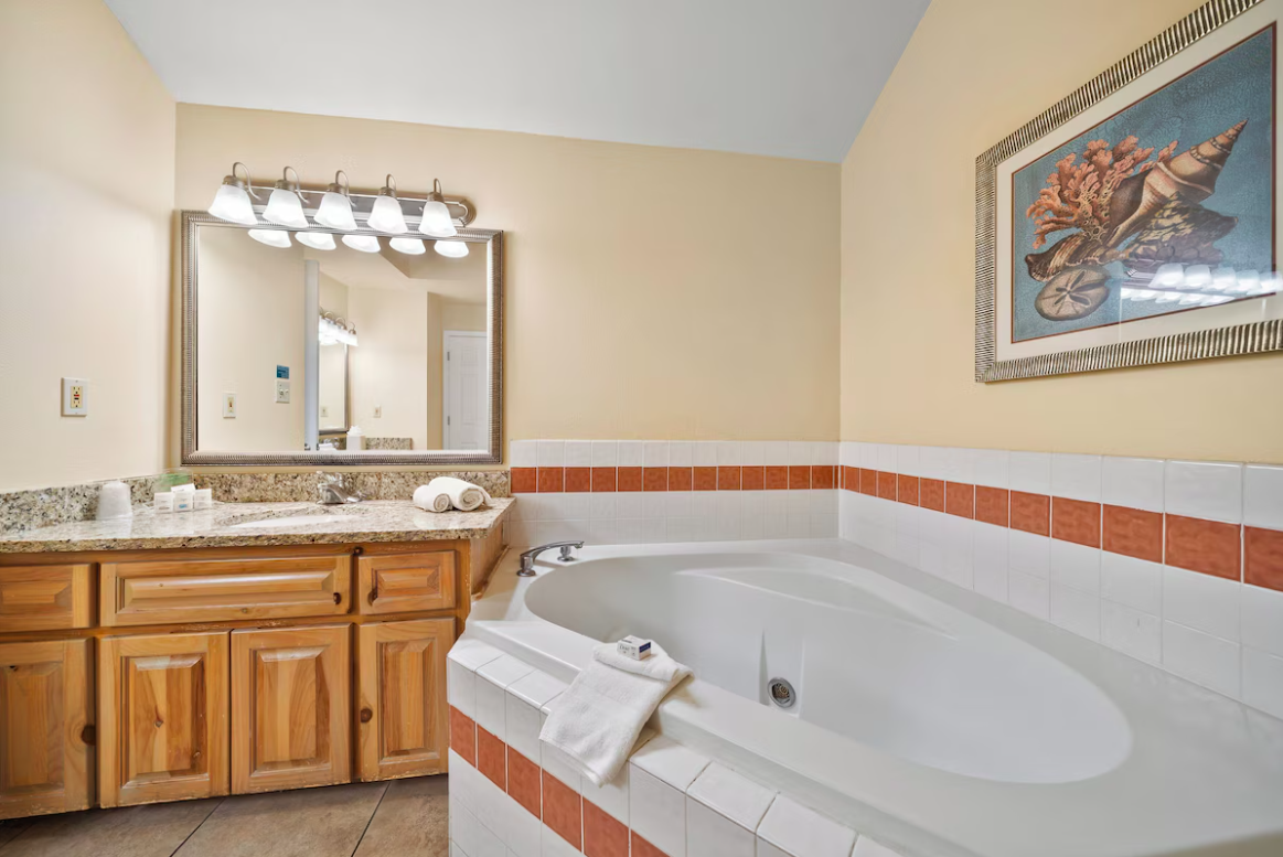 athroom at Holiday Inn Hotel  Suites Harbourside in Clearwater Beach, Florida