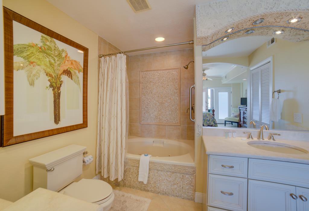 Palm Beach Club 122 30