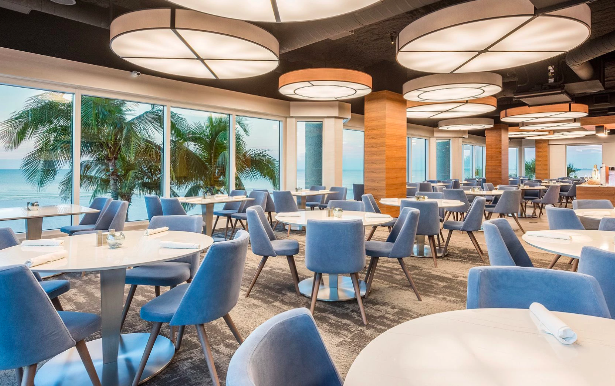 Dining room at DiamondHead Resort