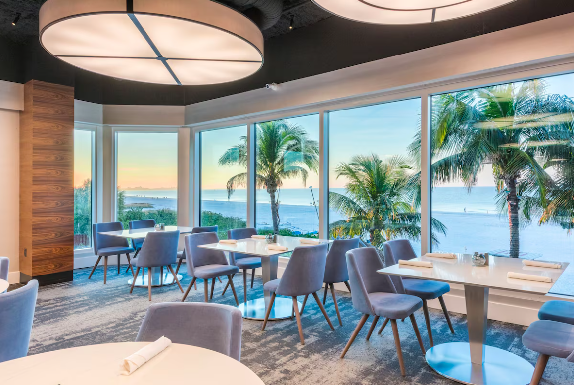 Dining room at DiamondHead Resort