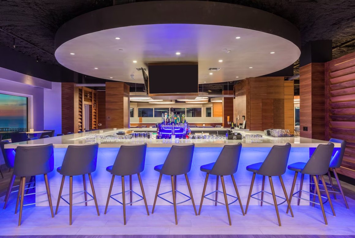 Bar at DiamondHead Resort