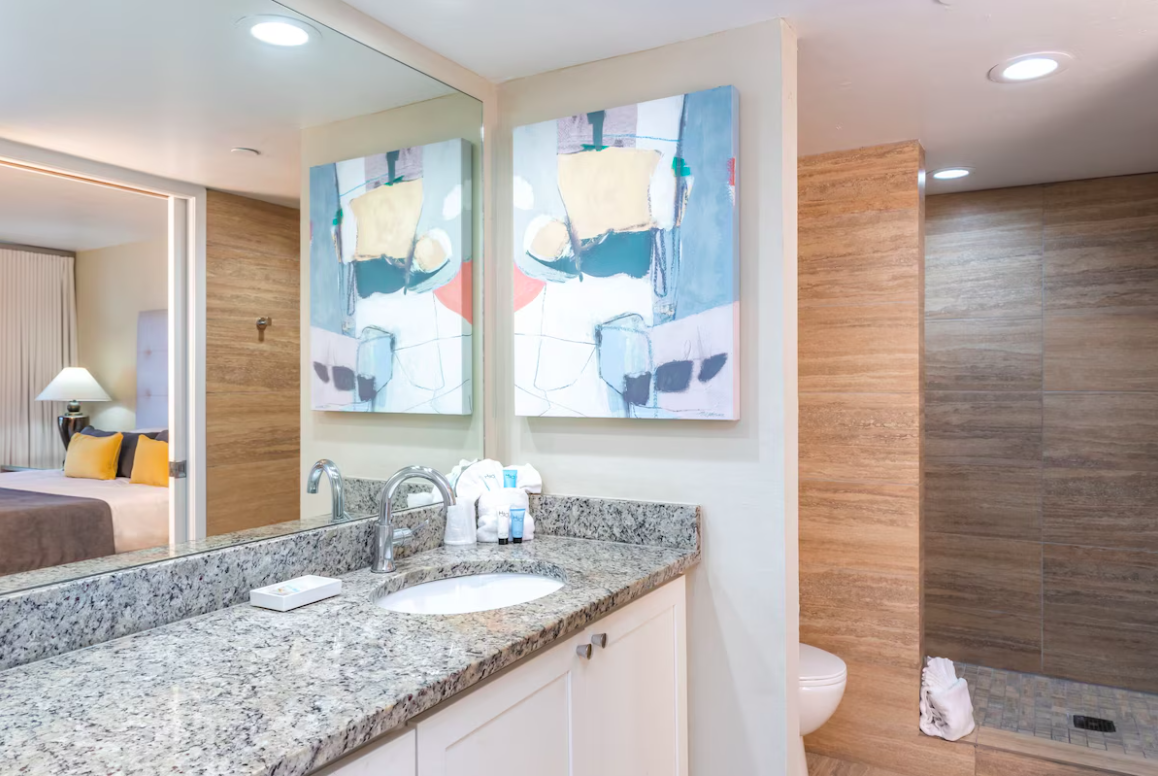 Bathroom at DiamondHead Resort
