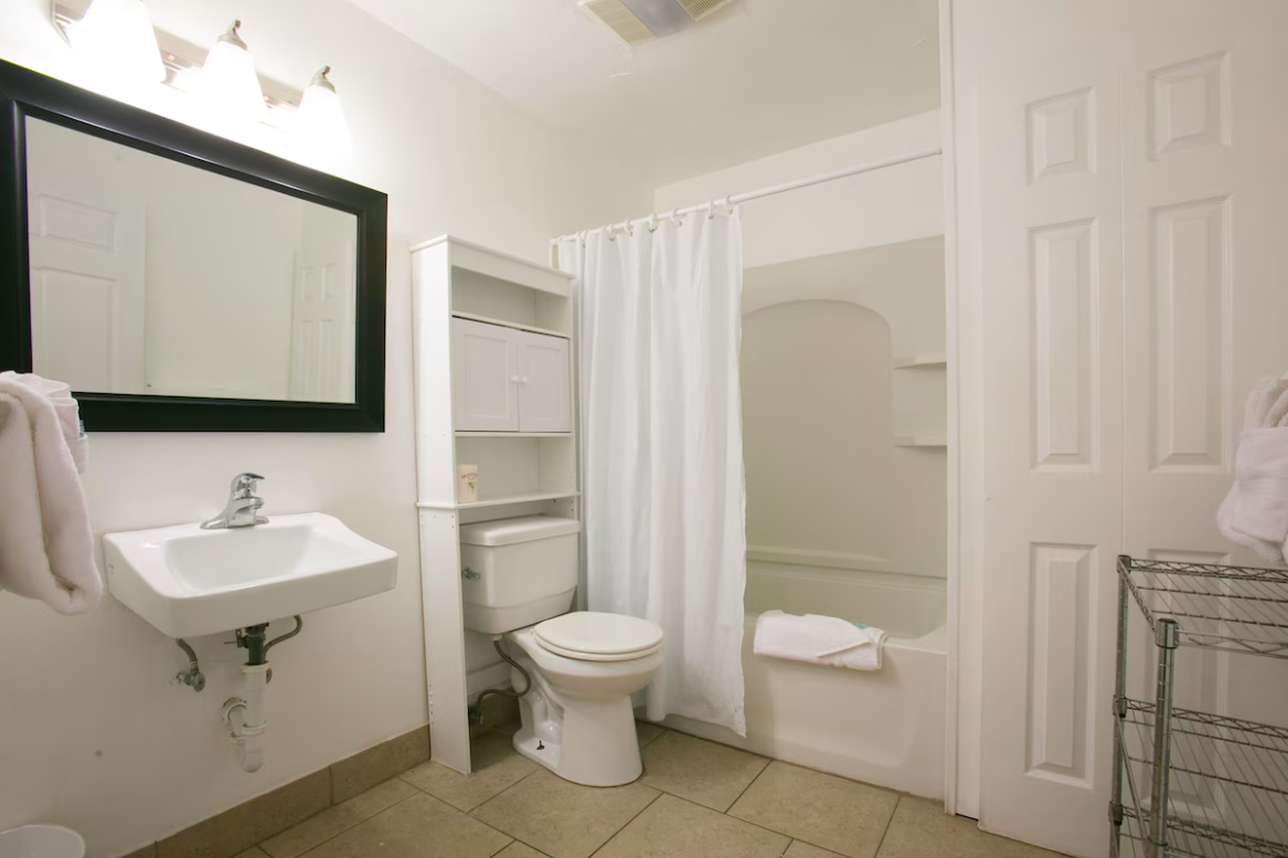 Bathroom at Dolphin Inn Resort