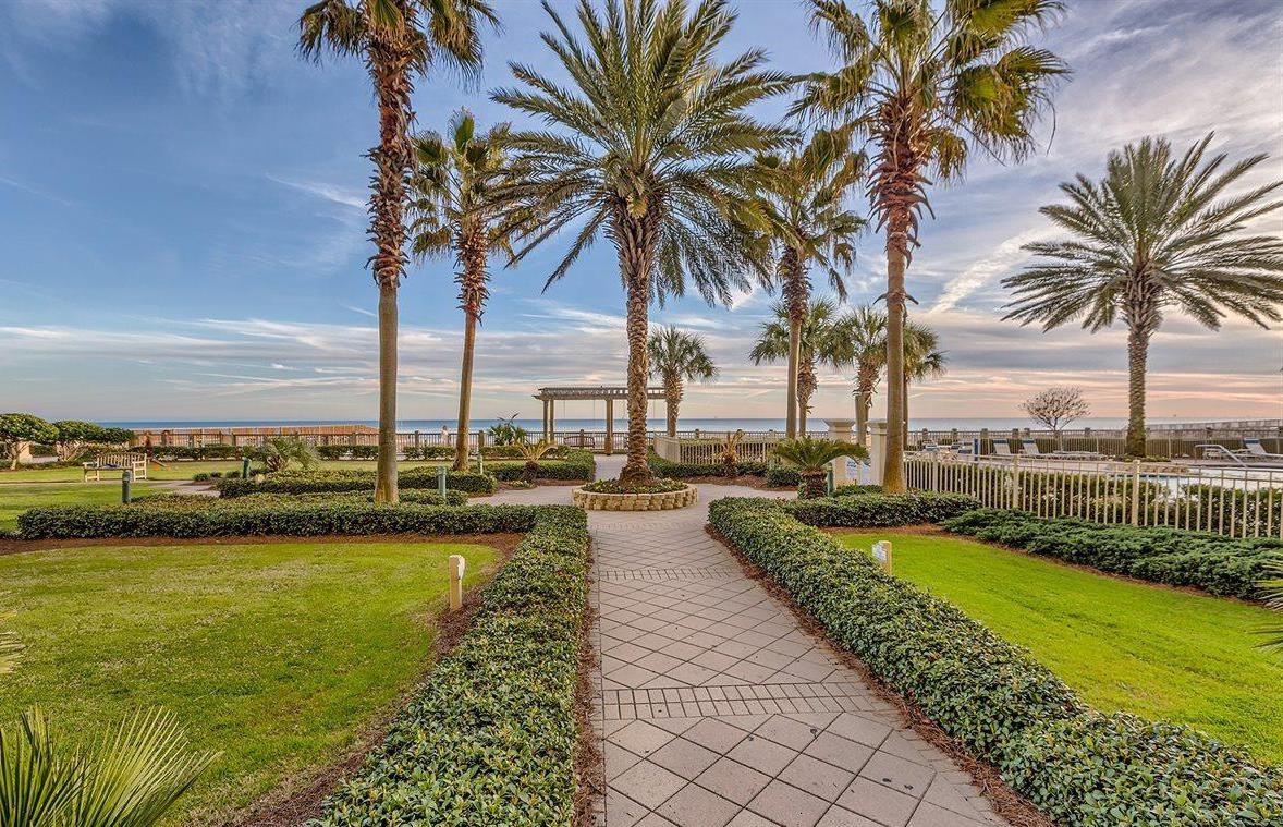 Beach Club Doral 807 35