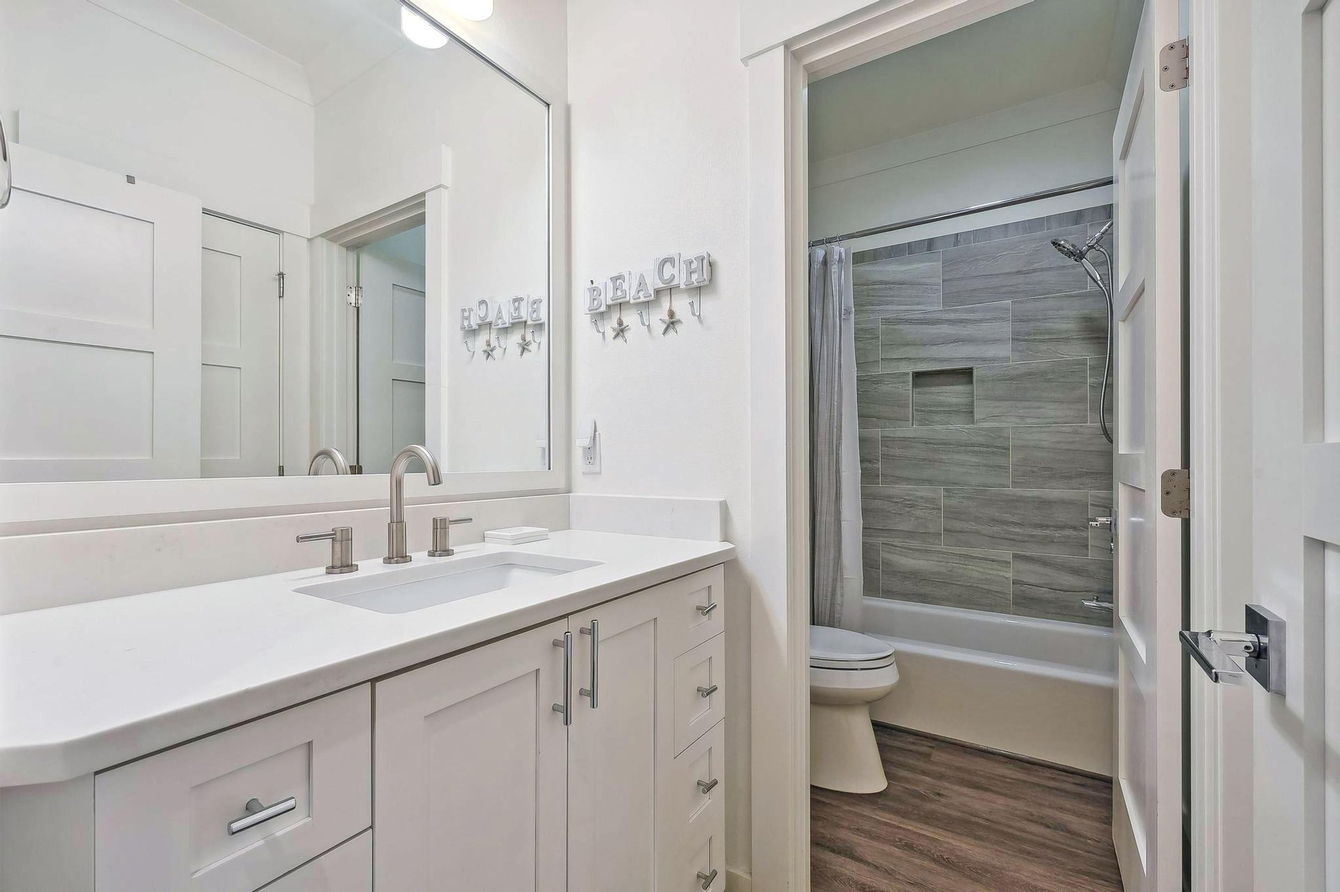 Regency Cabanas A2 16