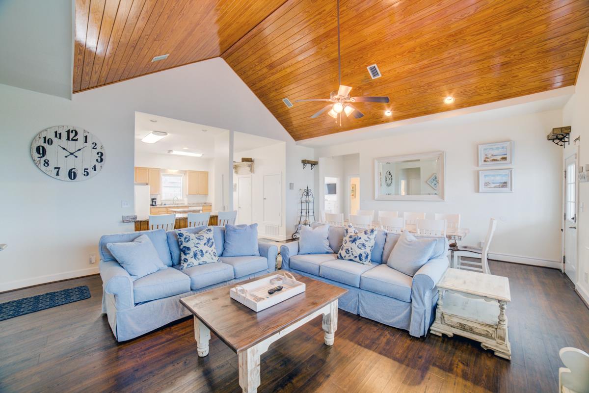 8017 Gulf Boulevard  Footprints in the Sand 6