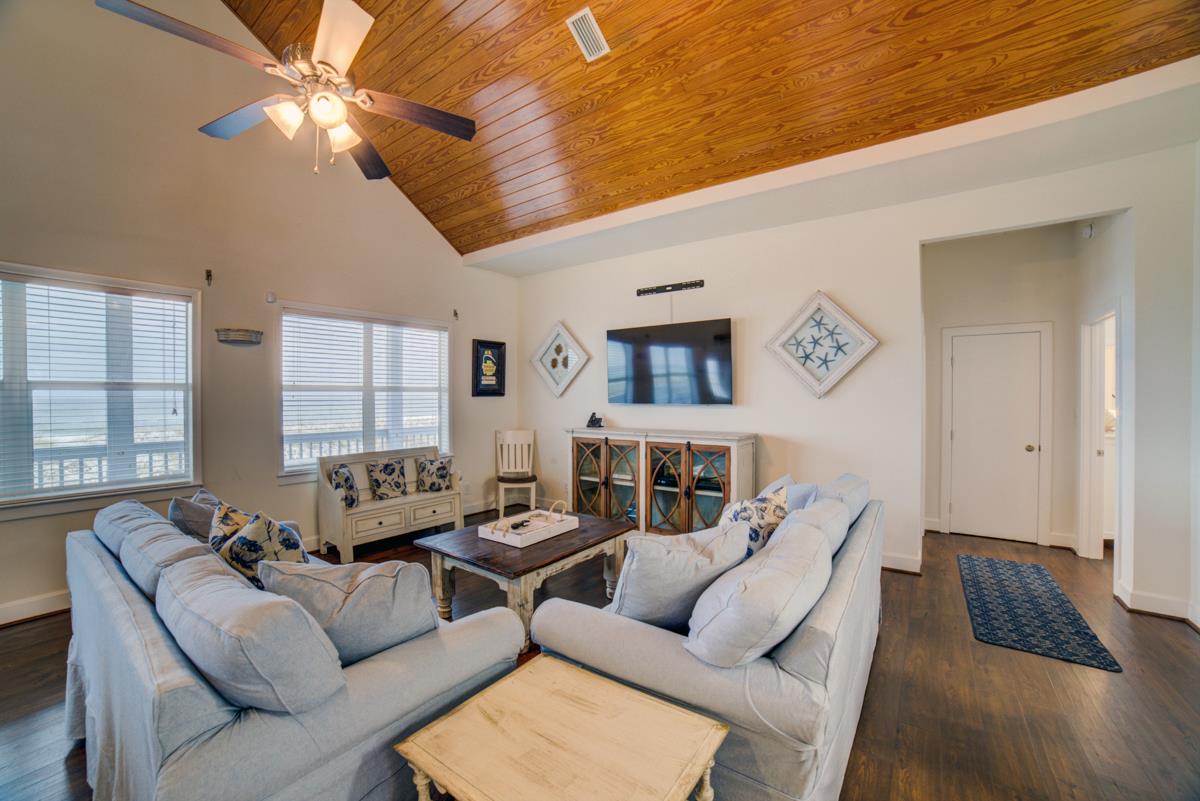 8017 Gulf Boulevard  Footprints in the Sand 8