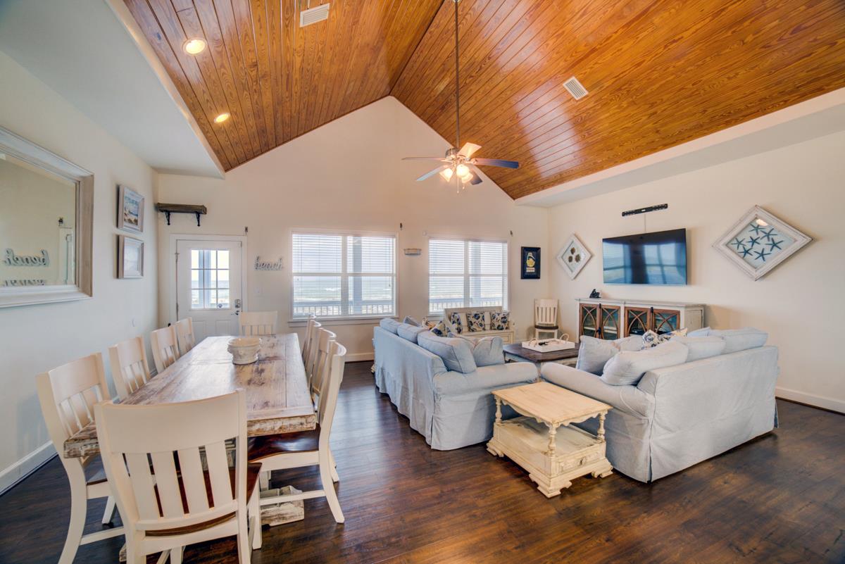 8017 Gulf Boulevard  Footprints in the Sand 12