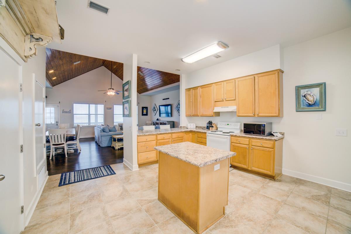 8017 Gulf Boulevard  Footprints in the Sand 17