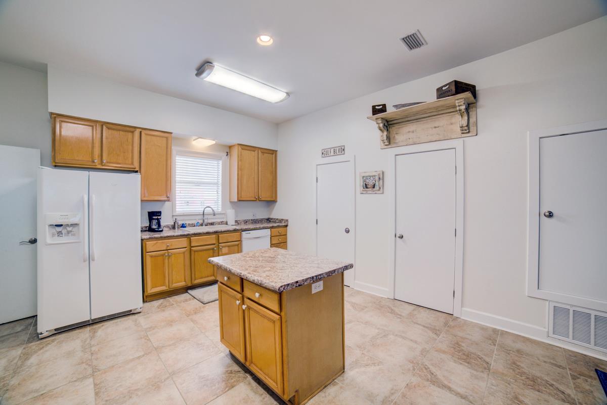 8017 Gulf Boulevard  Footprints in the Sand 18