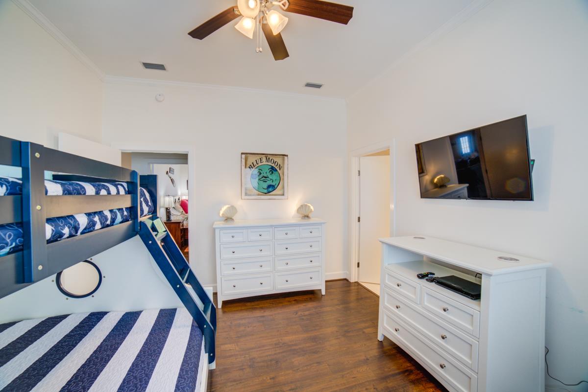 8017 Gulf Boulevard  Footprints in the Sand 25