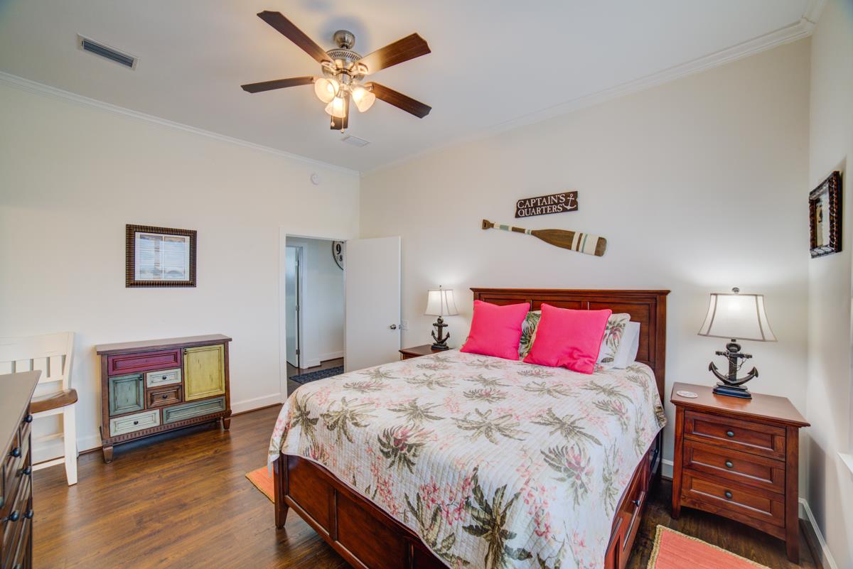 8017 Gulf Boulevard  Footprints in the Sand 29