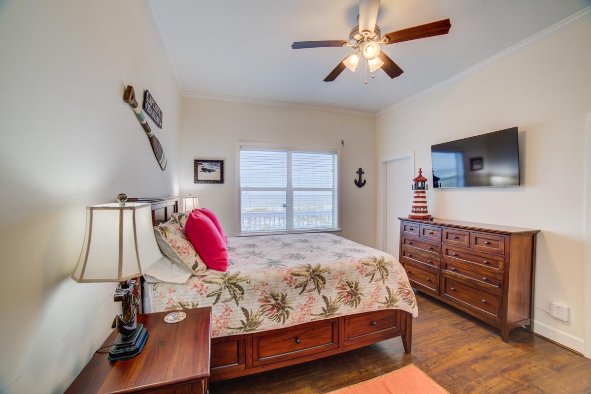 8017 Gulf Boulevard  Footprints in the Sand 30