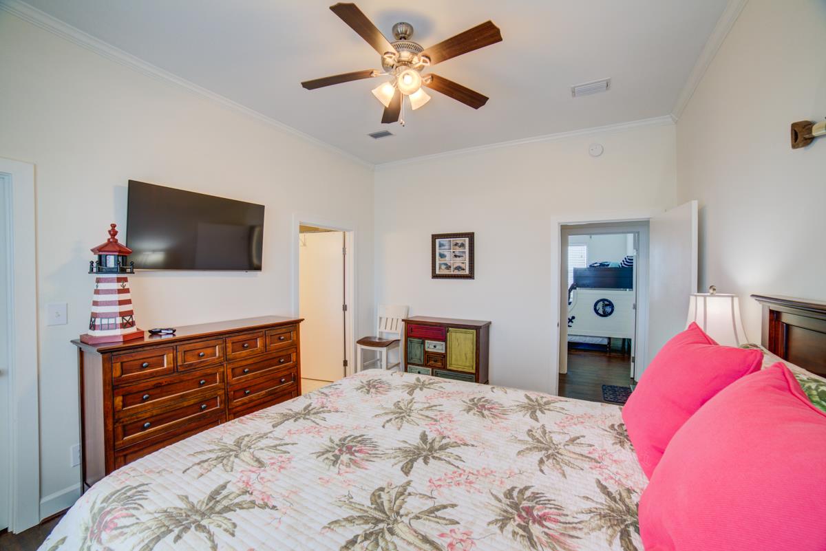 8017 Gulf Boulevard  Footprints in the Sand 31