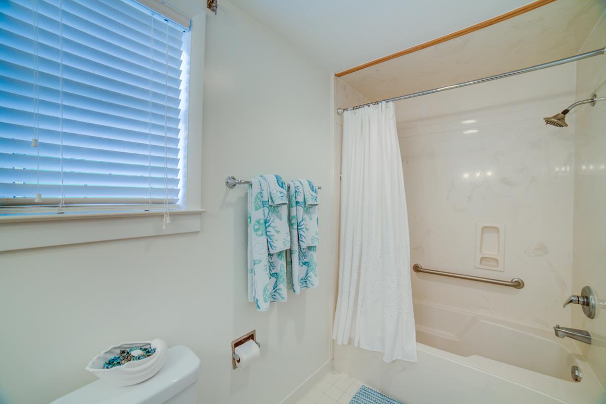 8017 Gulf Boulevard  Footprints in the Sand 39