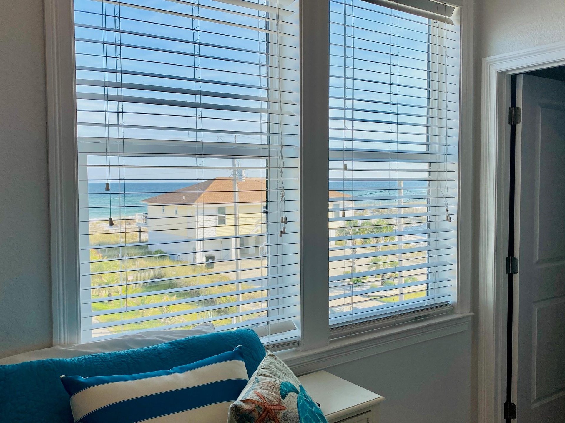 Ariola 1003  The Starfish House 39