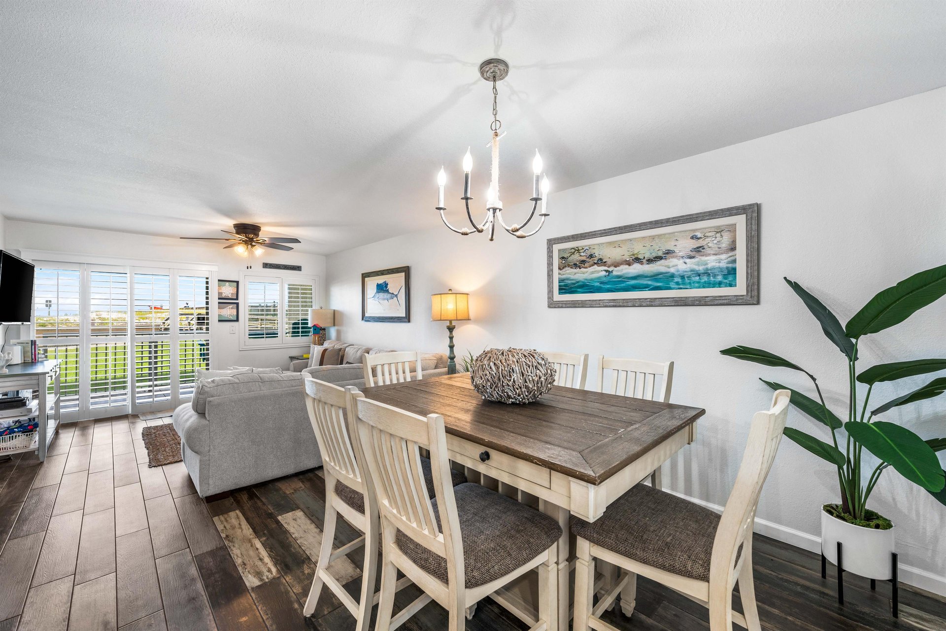 Holiday Surf and Racquet Unit 121 15