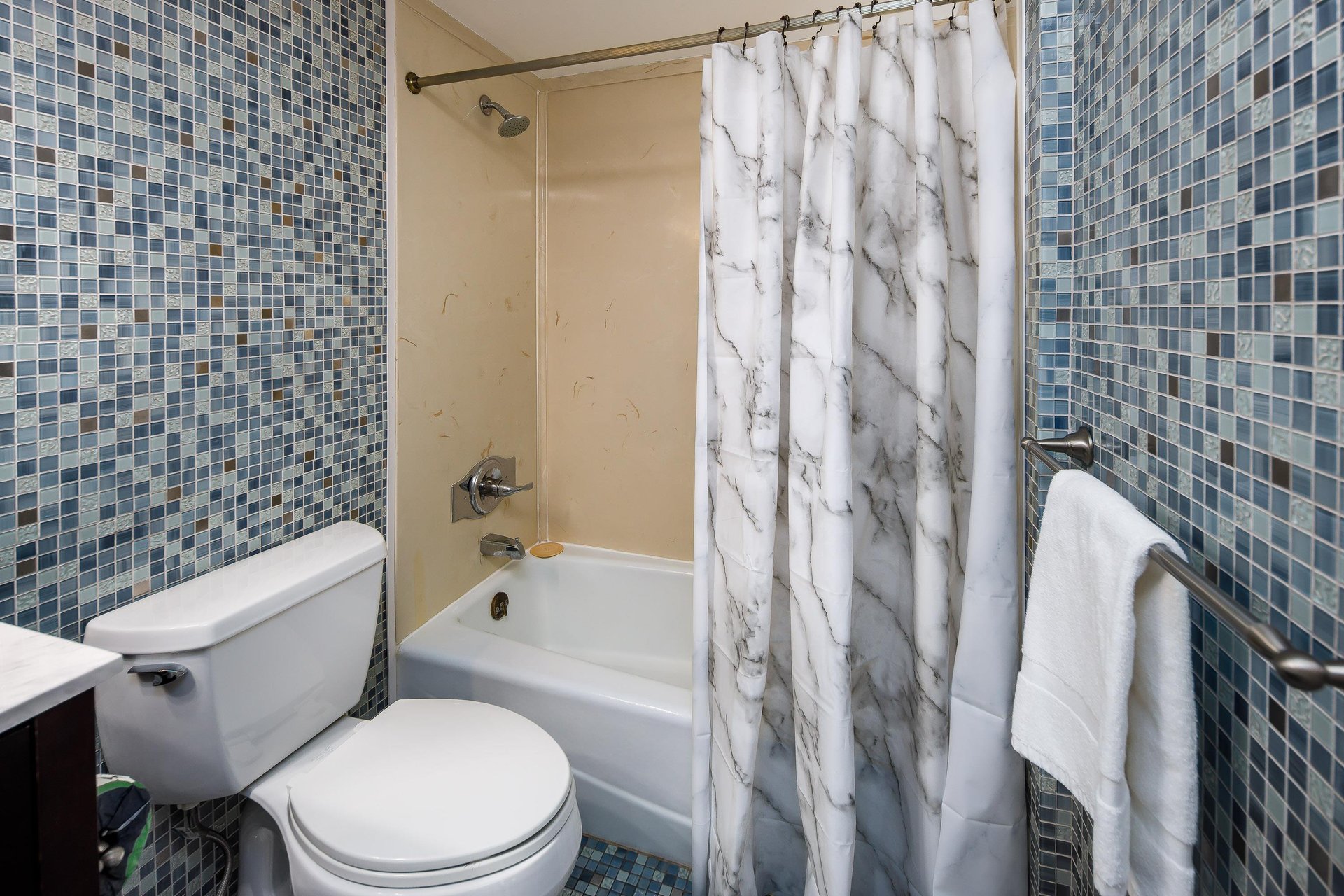 Nautilus Unit 1704 19