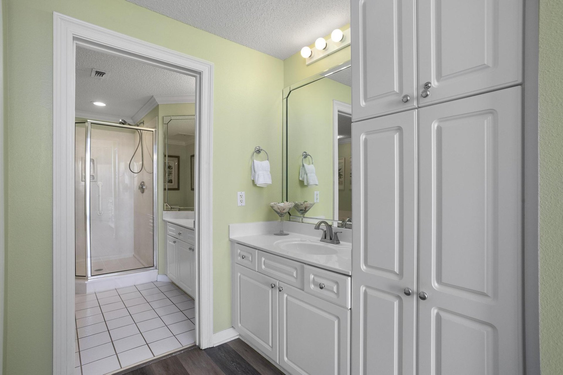 The Pearl of Navarre 303  Seas the Day 24